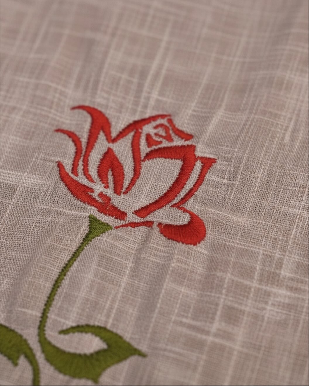 Pink Lenin Slub With Minimal Embroidery Full Sleeves Shirt - Image 4